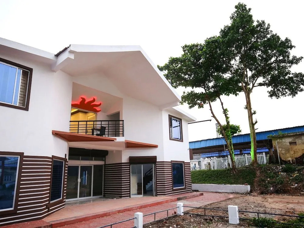 OYO 10152 Rail View Residency