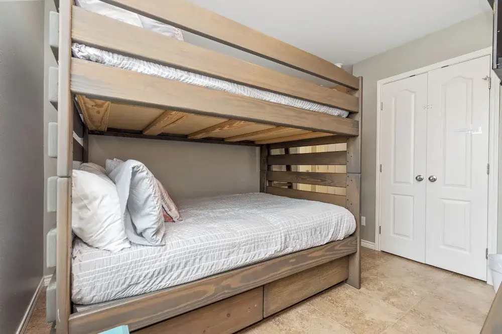 Latitude Adjustment - Private Pool Elevator!