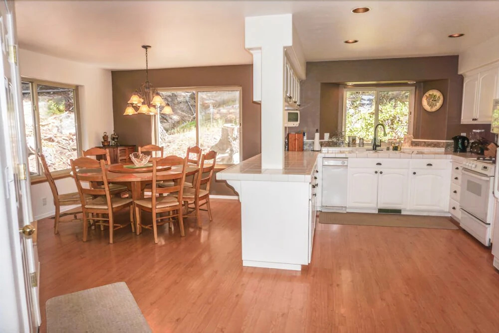 Rogers Retreat 3 Bedrooms 2.5 Bathrooms Home