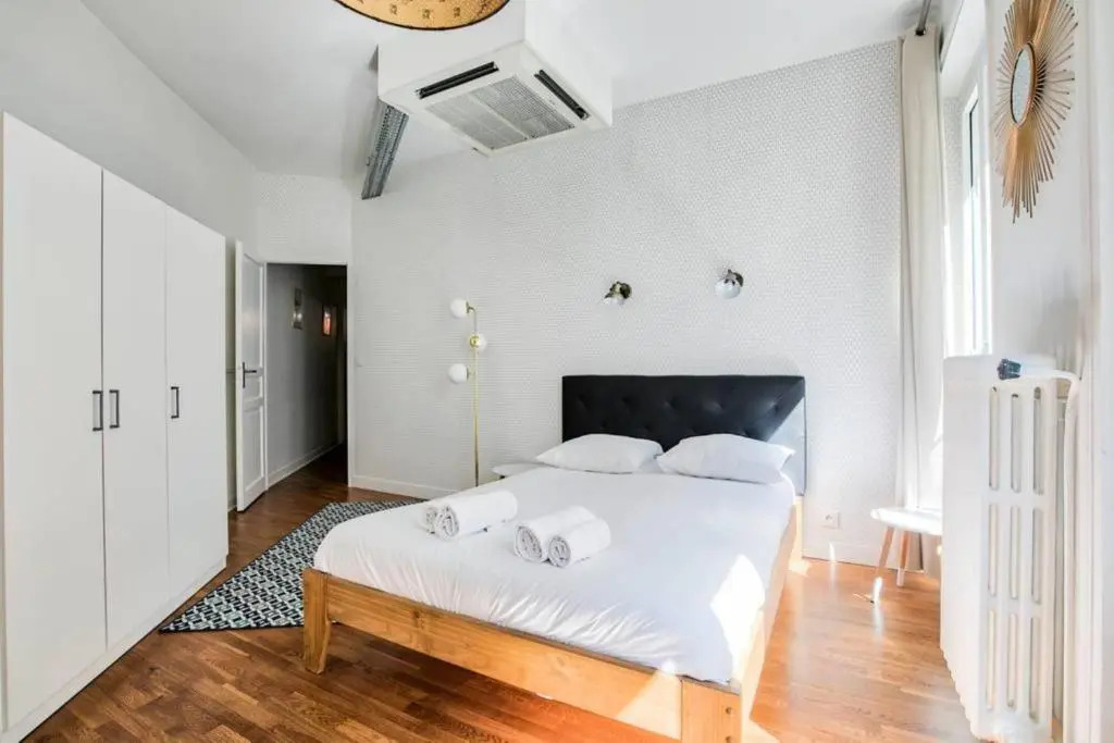Appartement Lumineux proche de Saint-Lazare - 8P