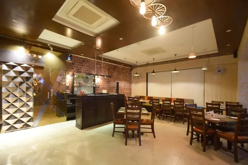 Capital O 23134 Hotel Radiant Star