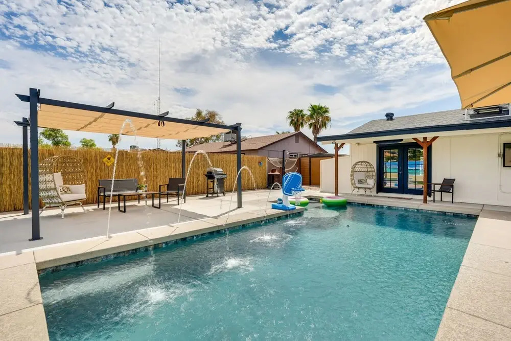 Glendale Getaway: Swim, Putt, Grill, & Relax!