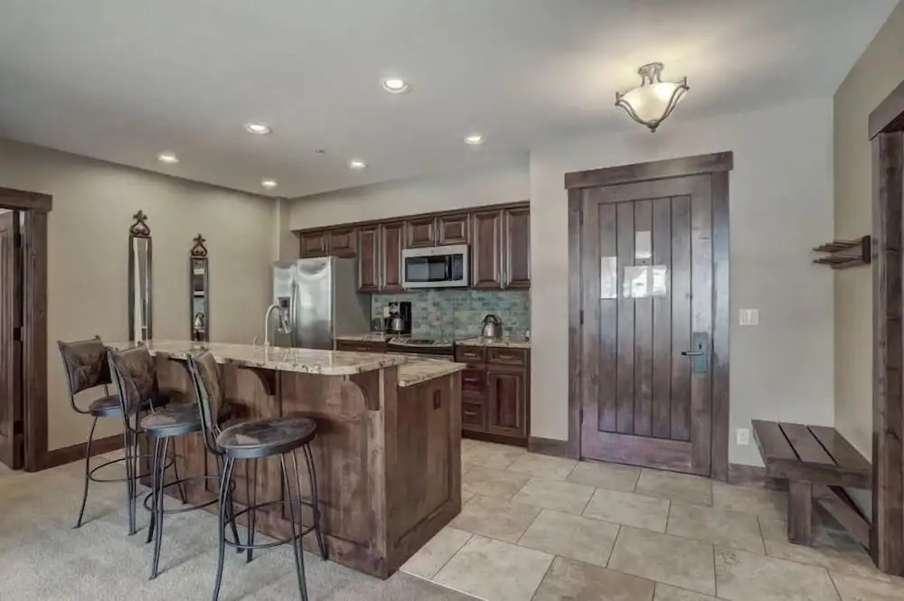Crystal Peak Lodge 2 Bedroom Ski in, Ski out Slopeside Condo at the Base of Peak 7