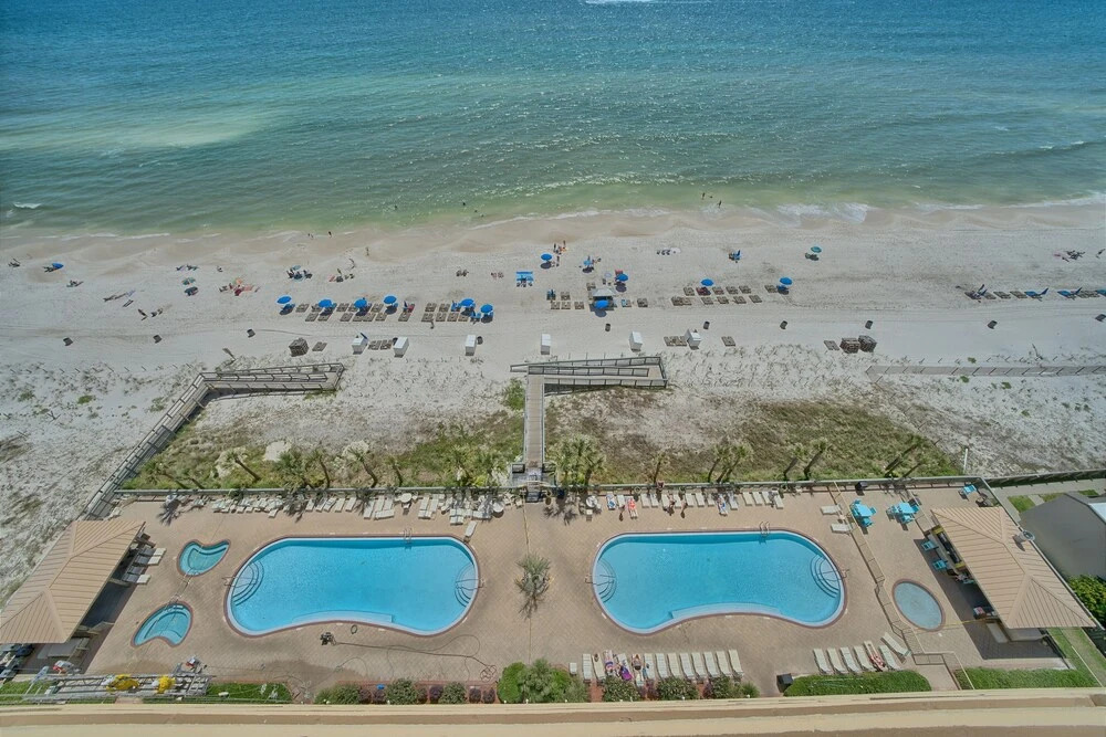 Comfortable High-Rise Condo with Beach Access - Unit 1404 by RedAwning