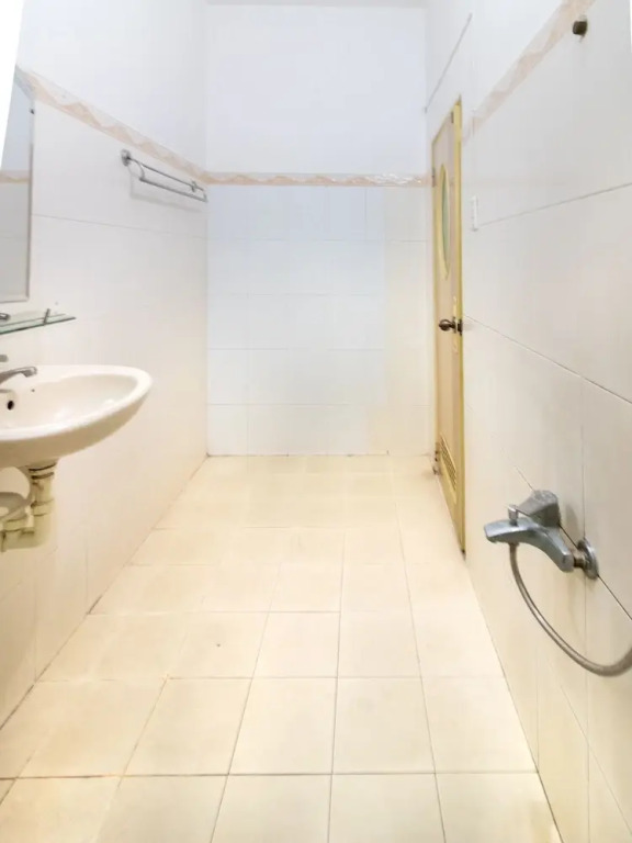 Huong Hotel by OYO Rooms