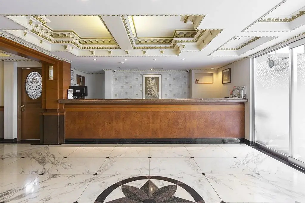 Wing Hotel