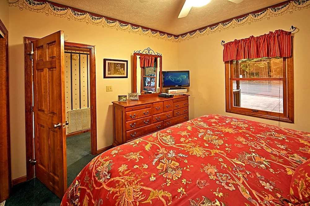 Sanctuary - 3 Br Cabin