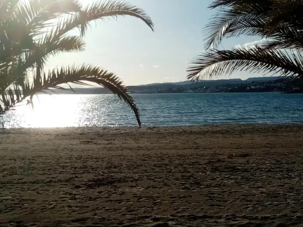 Beach Bungalow Port,free parking