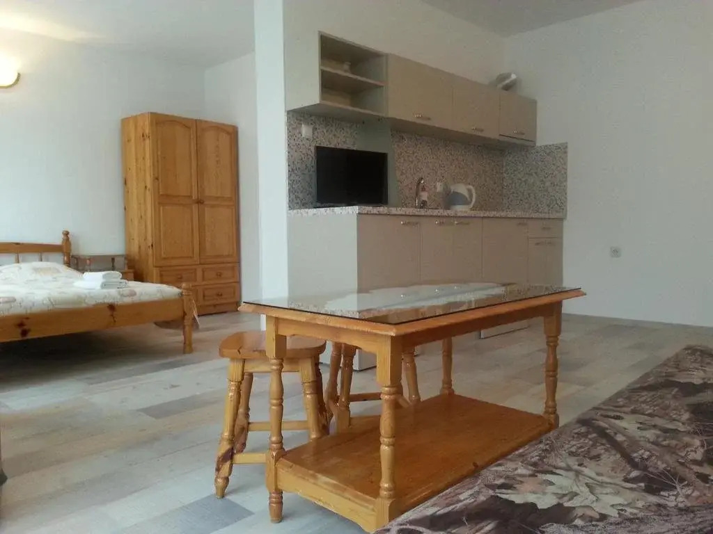 Nely Family Hotel