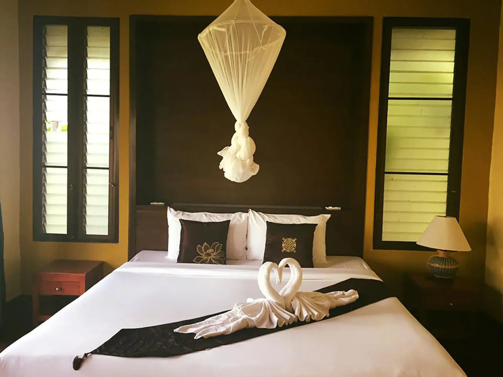 Отель Koh Ngai Thanya Beach Resort