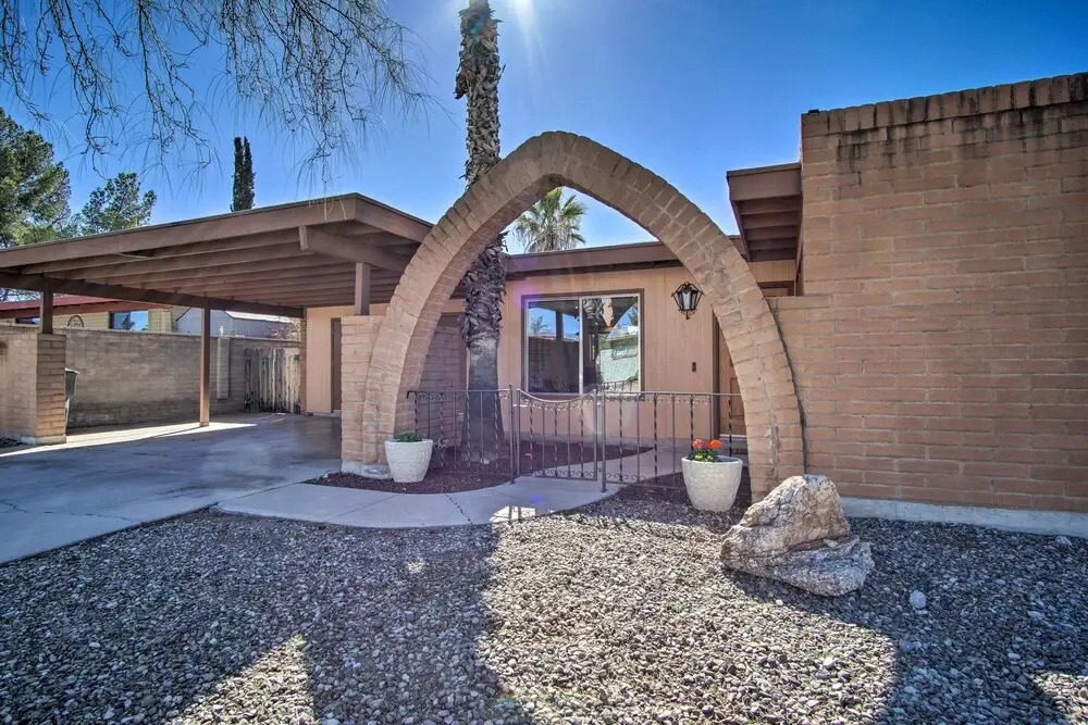 Eastside Home w/ Pool Near Hiking