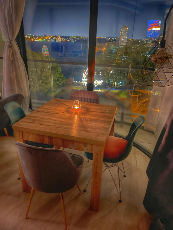 Luxurious 2 bed apartments Lavender Bay view