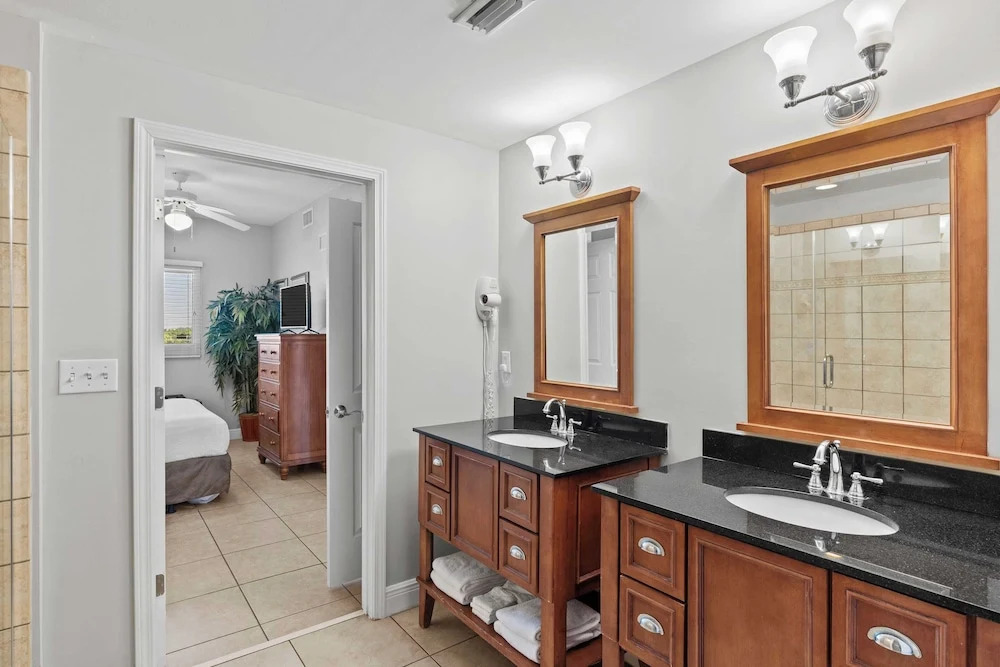 Sterling Breeze #604 Beachfront Condo w/ Balcony, Pool, Hot Tub & Pier Park