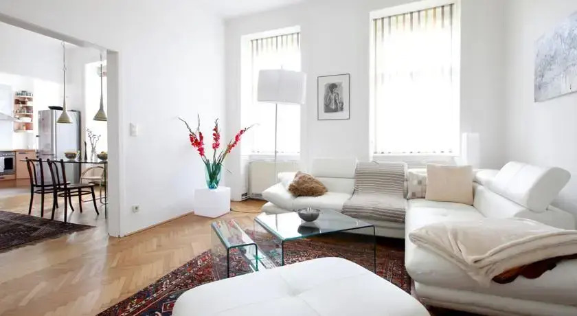 Duplex with Sauna and Garden Edelhofgasse