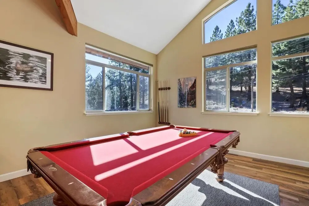 Heavenly Mountain Chalet - Skiing, Pets, Hot tub