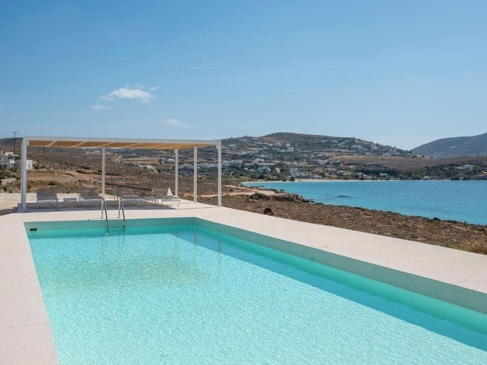 Donum Dei Seaside Suites & Villa