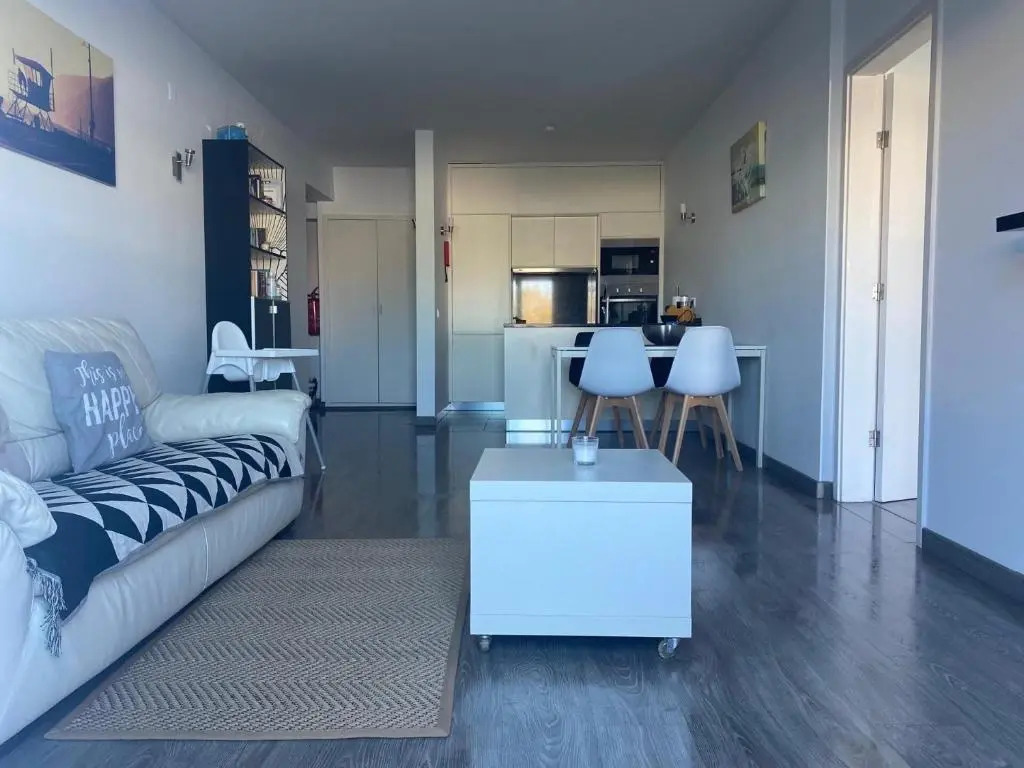 Deluxe apartment in Albufeira old town, 200m walk to beach, pool parking