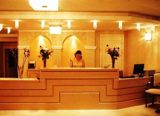 Oasis Hotel