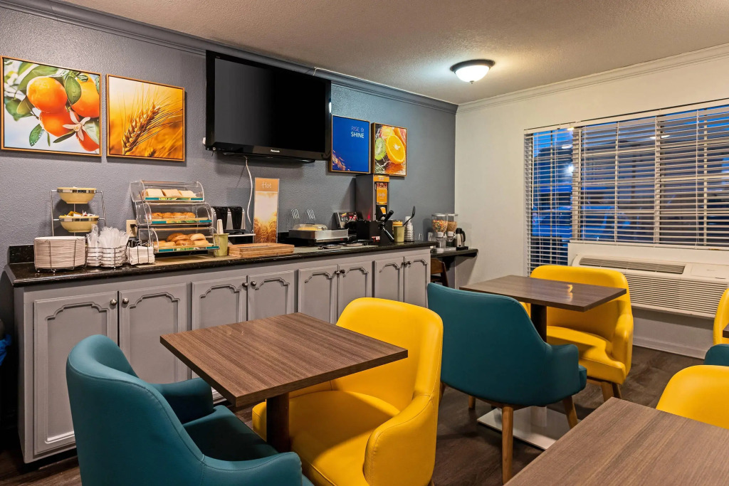 Quality Inn & Suites Tulare