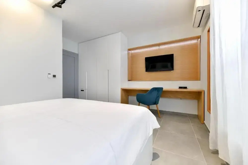 Maris Accommodation by Belmont Realty