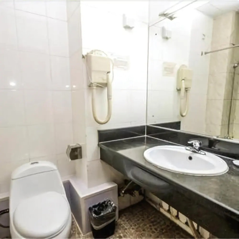 James Joyce Coffetel Hotel (Qinhuangdao Development Zone Yanshan University)