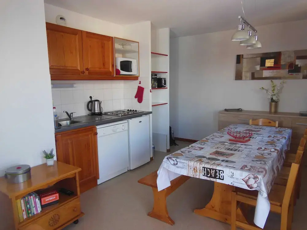 Lou Services Apartment H01 LSI 001