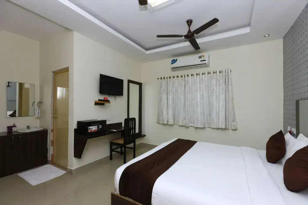 OYO 5045 Apartment NKS Leo Inn