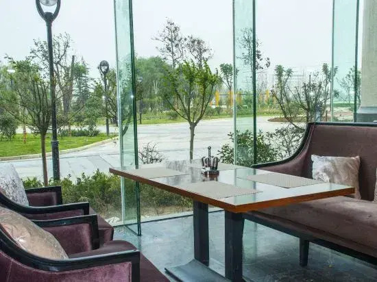 Inzone Garland Hotel