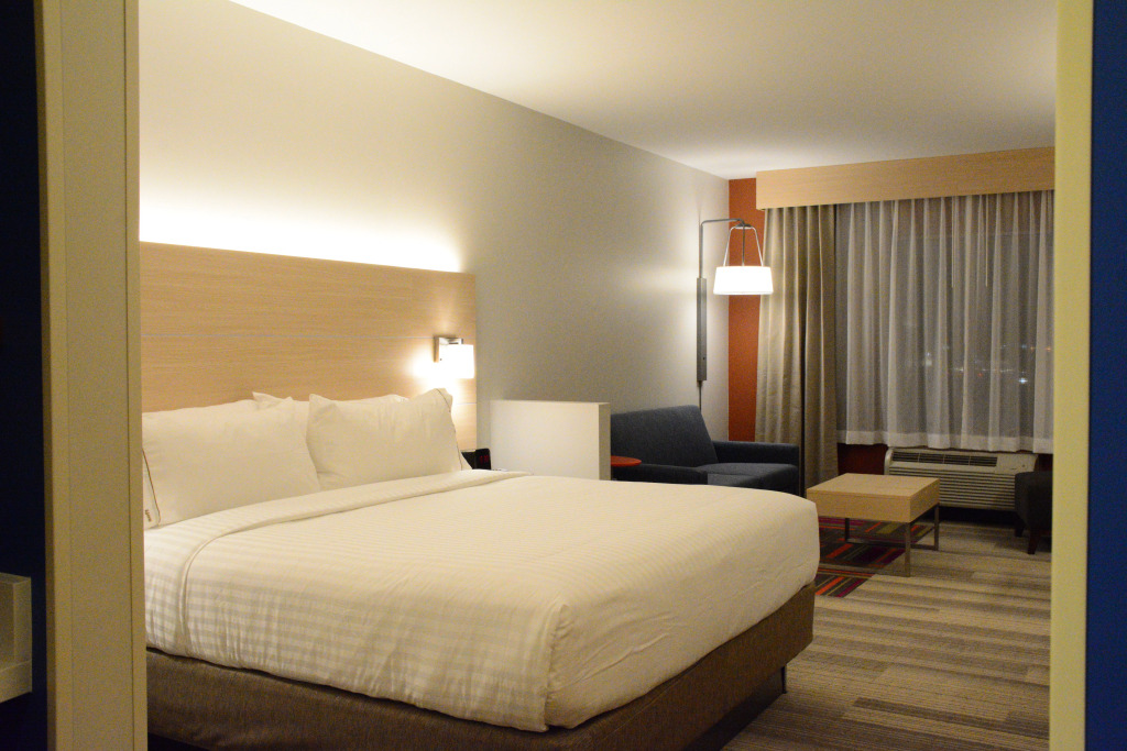 Holiday Inn Express & Suites Lexington Park California by IHG
