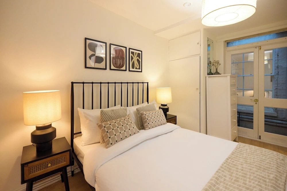 The Albion Lower Apartment