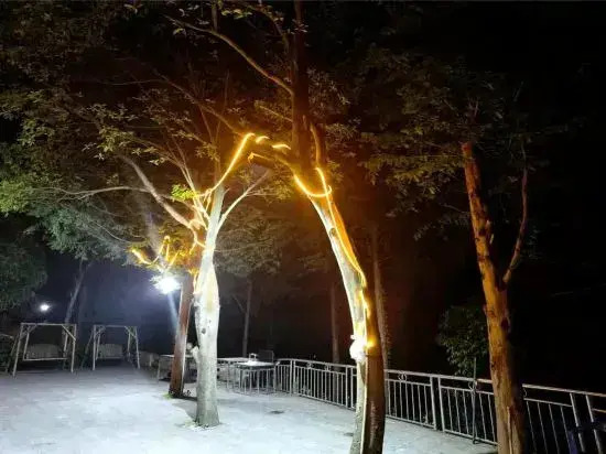 Chuanyan Shilin Theme Inn