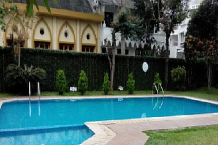Hotel Silver Crest