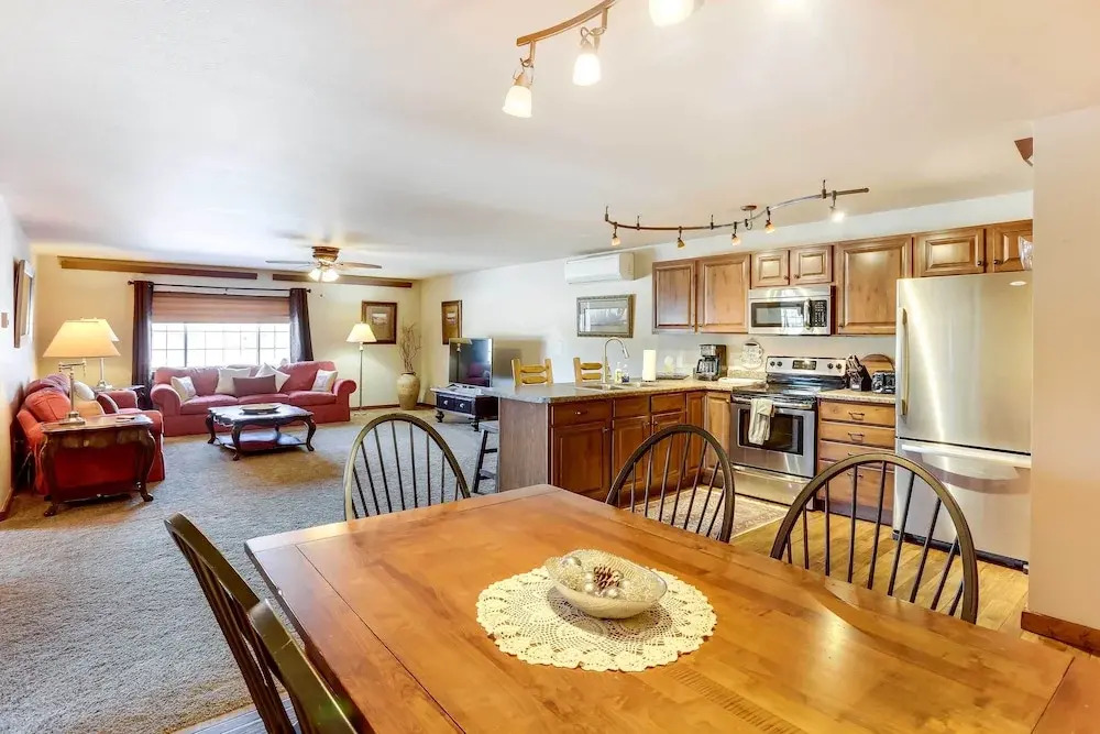 Centrally-located Deadwood Apt w/ Mountain Views!