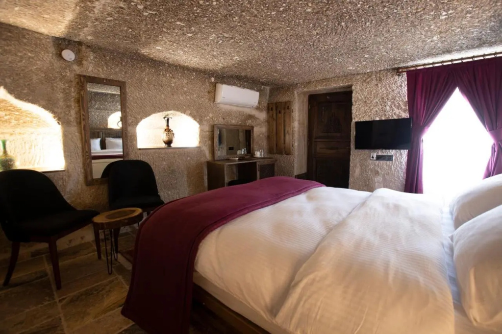 Medusa Cave Hotel
