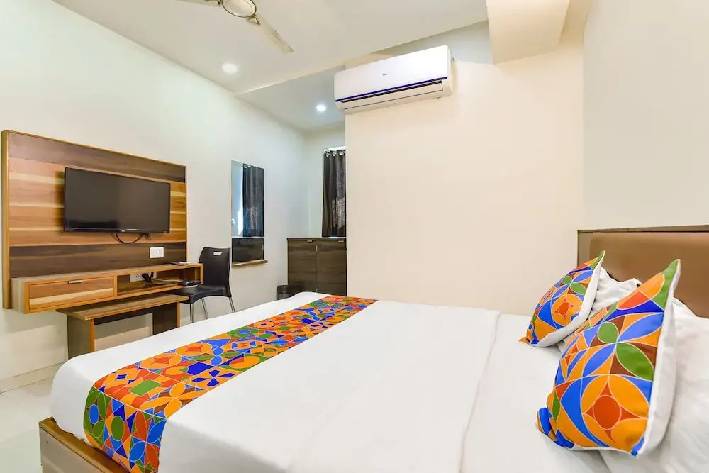 Hotel Crystal By OYO Rooms