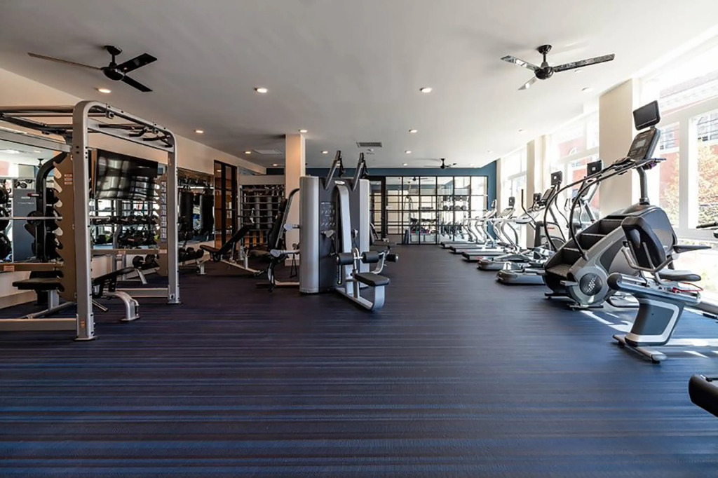 Luxurious 2BR - 2Bath W/ Gym | Downtown at Yale