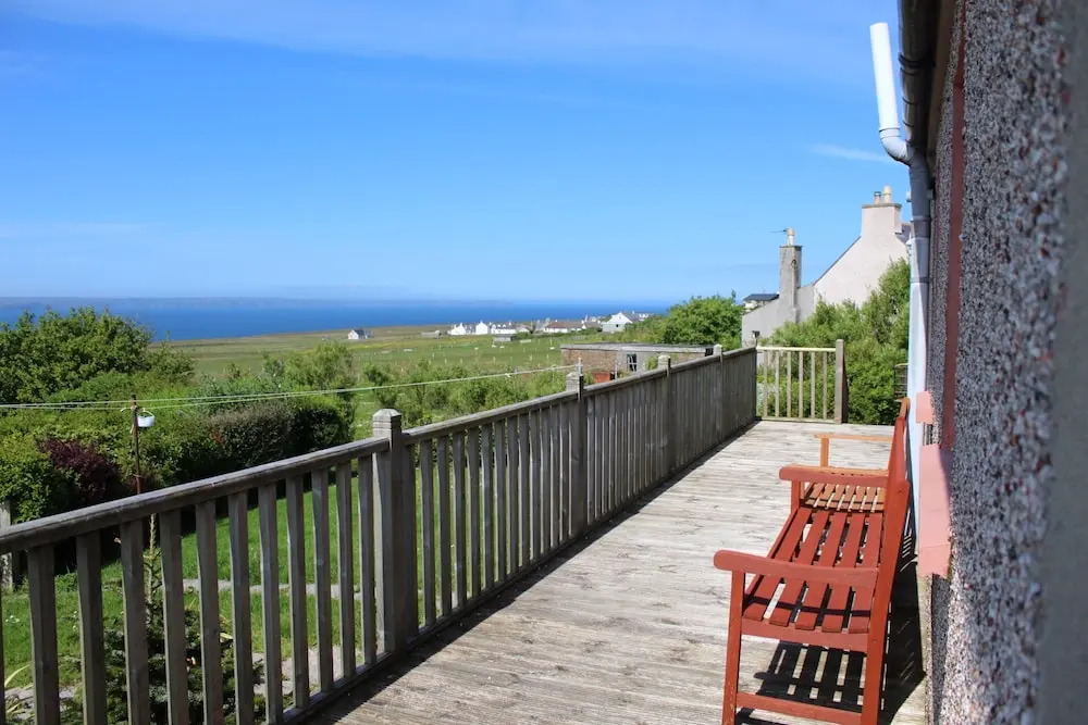 Dog Friendly 6- Bedroom House in Isle of Lewis - Great for Families and Large Groups