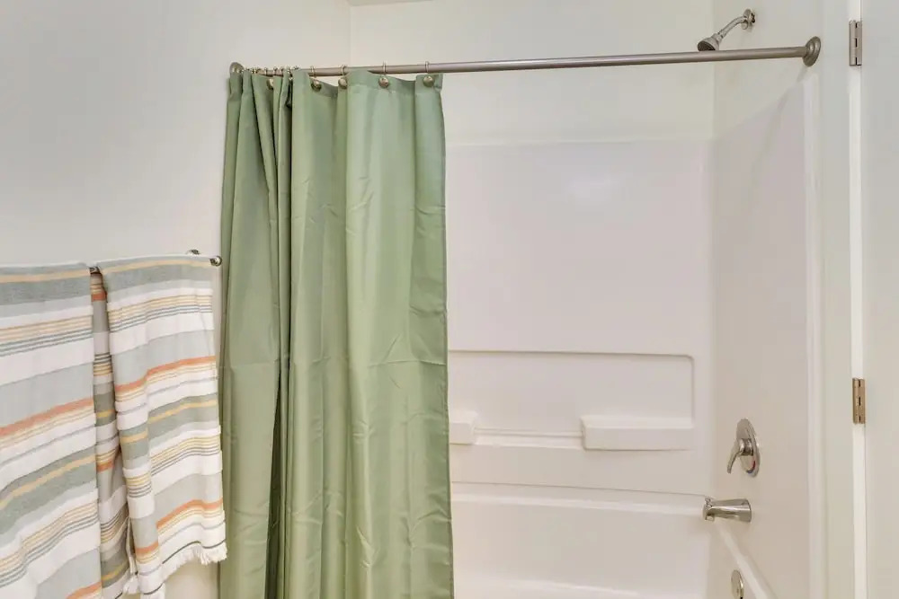 1 Mi to Downtown: Modern Ocean Springs Cottage