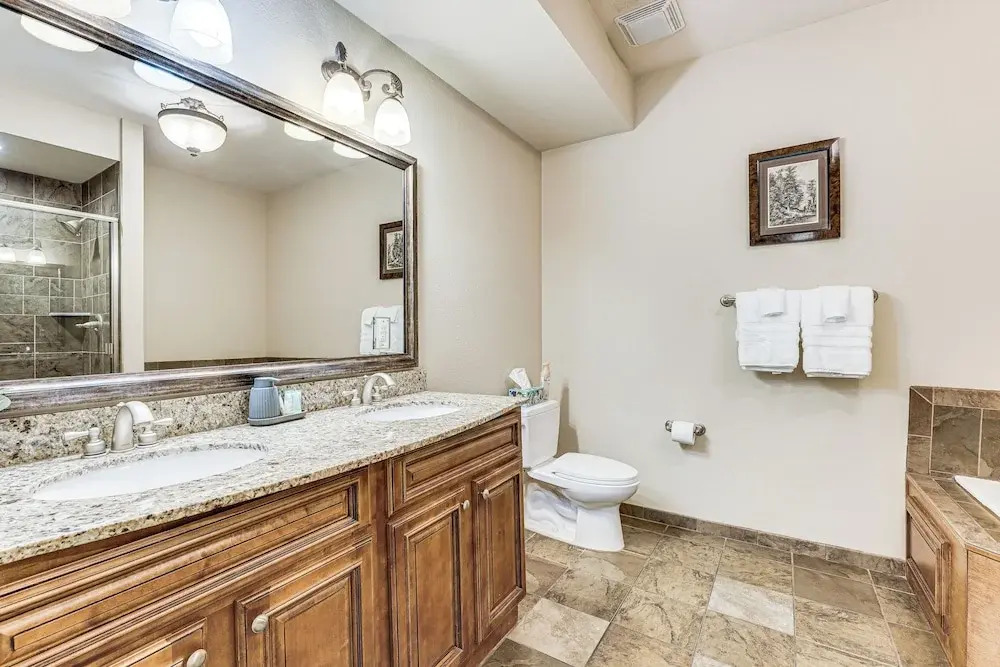 Quiet Condo w/ Patio: 3 Mi to Dtwn Branson!