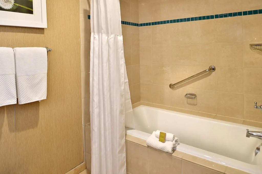 DoubleTree by Hilton Hotel St. Louis - Chesterfield