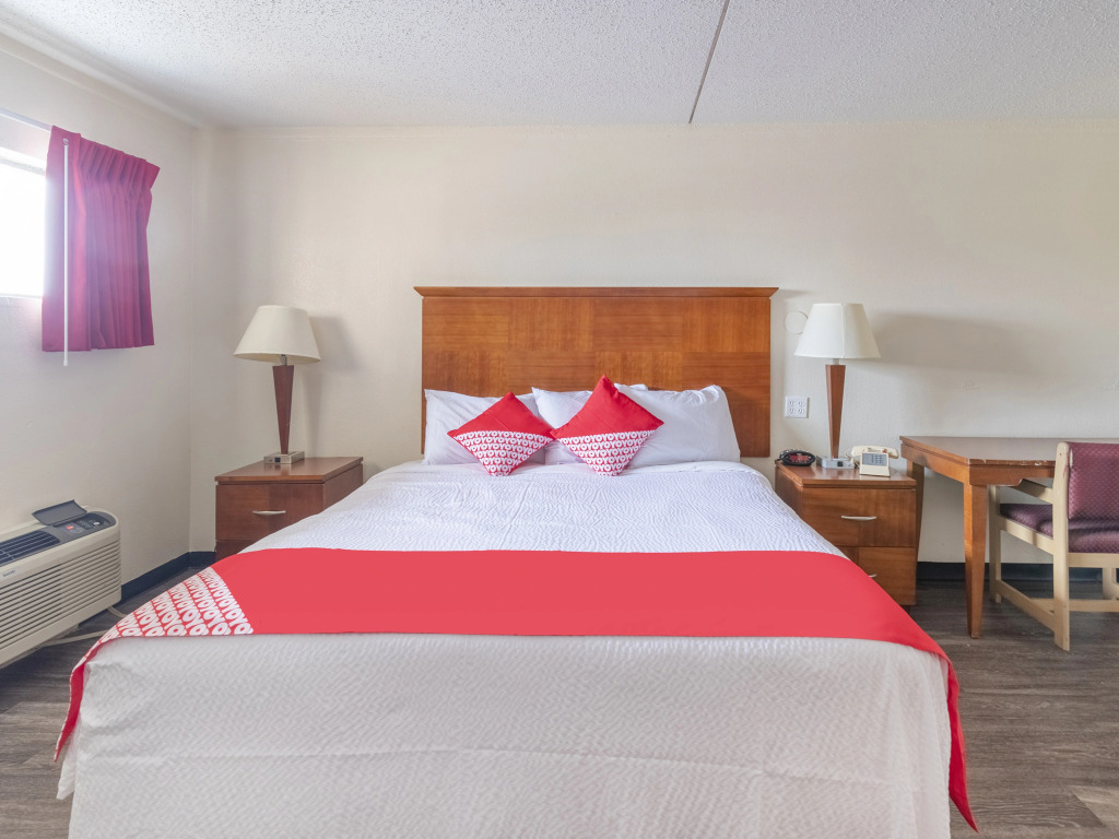 Oyo Hotel San Antonio Lackland AFB Seaworld Hwy 90 W