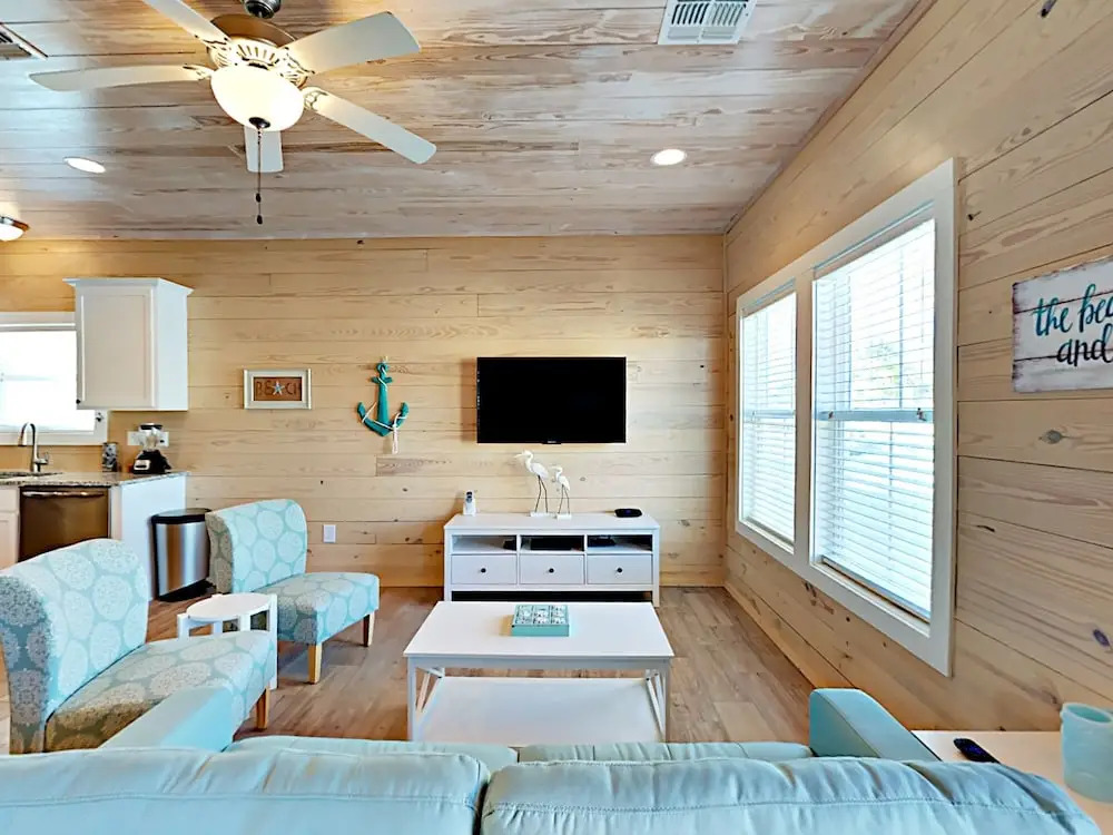 The Lemony Anemone - Three Bedroom Townhome