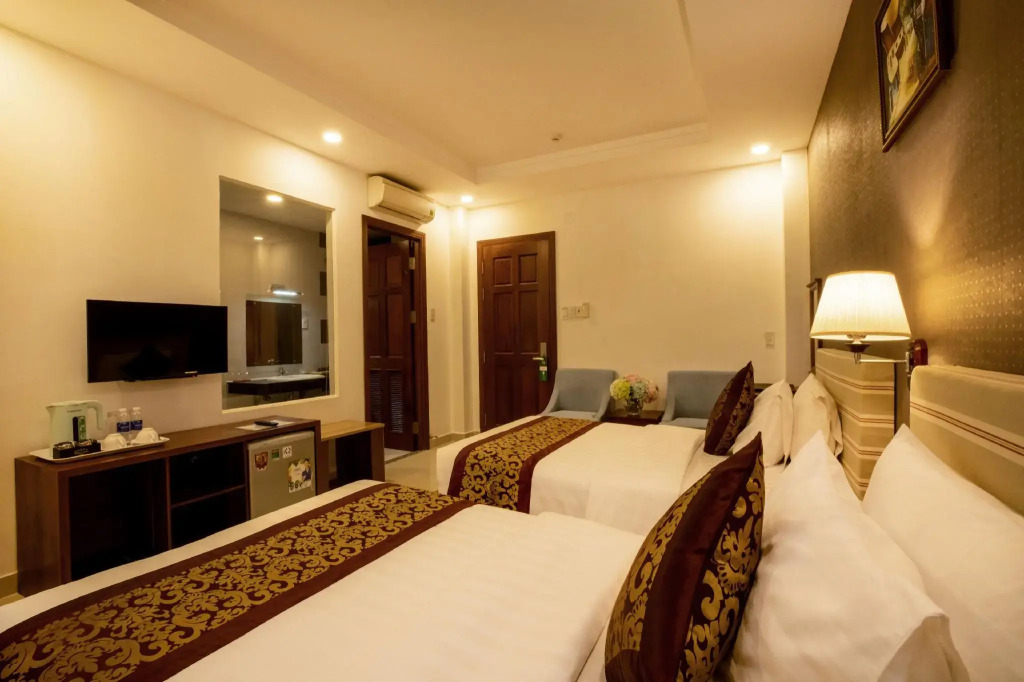 Airport Saigon Hotel - Gần ẩm thực đêm chợ Phạm Văn Hai