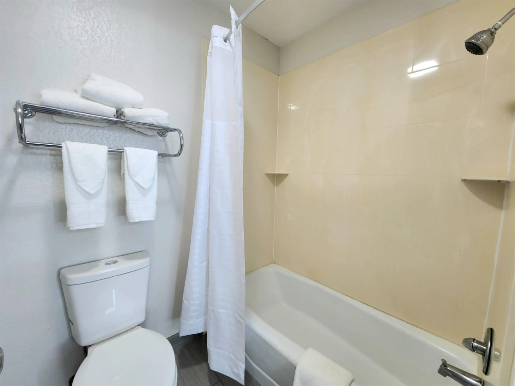 Days Inn by Wyndham San Marcos
