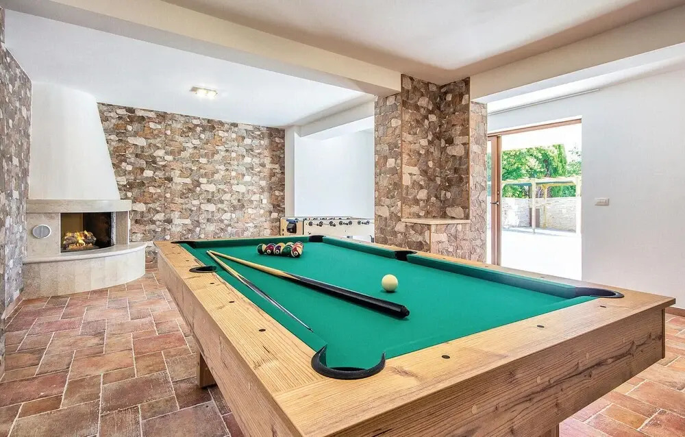 Awesome Home in Premantura With Wifi and 5 Bedrooms