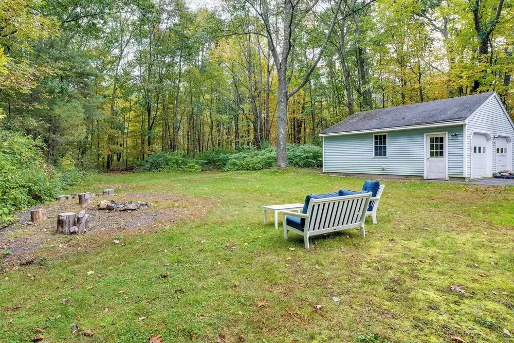 Near Beach: Coastal Maine Getaway w/ Yard