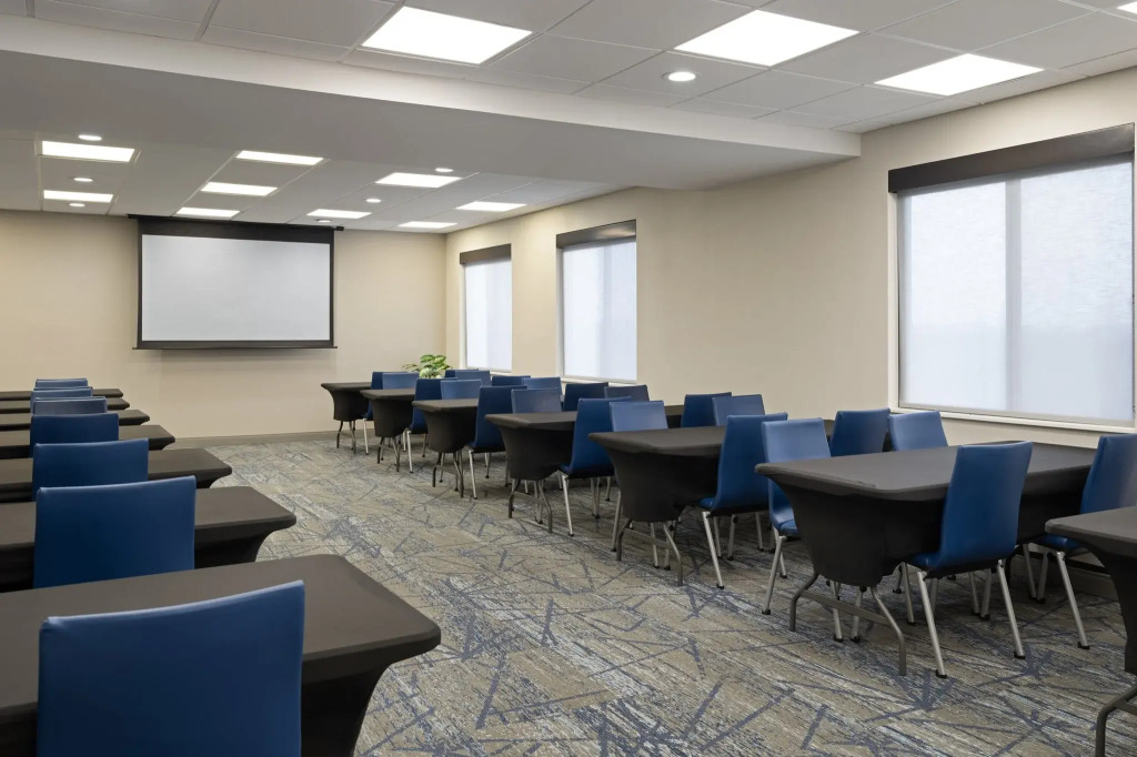 Holiday Inn Express Sheboygan-Kohler by IHG