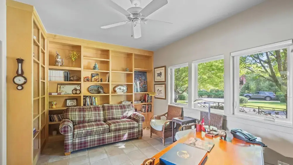 Vineyard Estate w/ Pool, Spa & Bocce Ball + Mins to Wineries & Park Lawndale Manor by Avantstay
