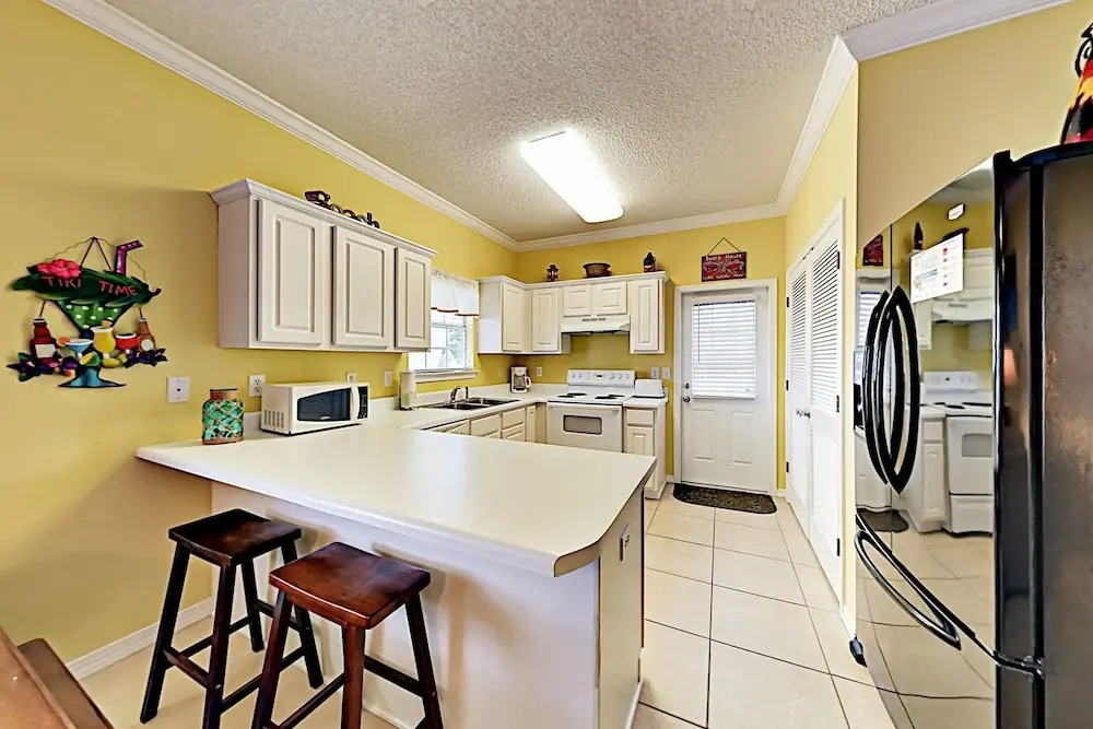 Hidden Treasure W/ Pool & Pond - Near Orange Beach 3 Bedroom Condo