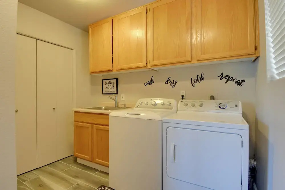 Mtn-View Snowbird Haven w/ Pool in Fountain Hills